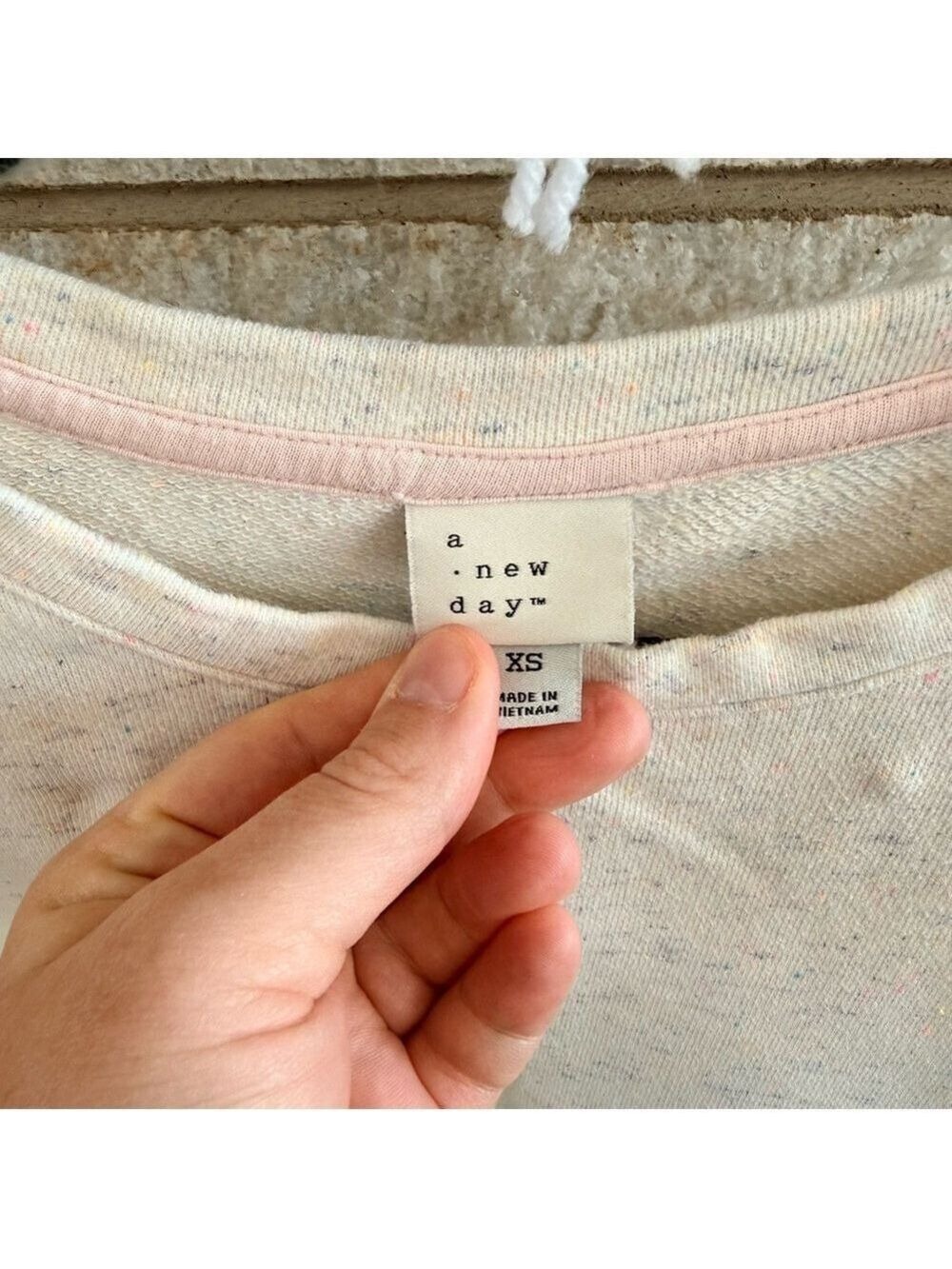 A New Day Speckled Cream Sweatshirt XS - Picture 2 of 6